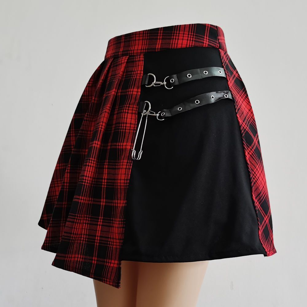 Femboy mini skirt red plaid pleated chain safety pin goth front